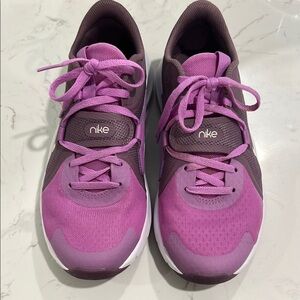 Nike Purple Athletic Shoes Sleek Design